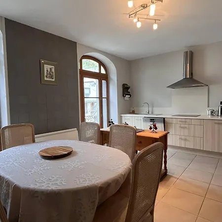 Spacieux En Centre-ville Pour 6 Pers. Avec Vue Sur Montagne - Fr-1-234-327