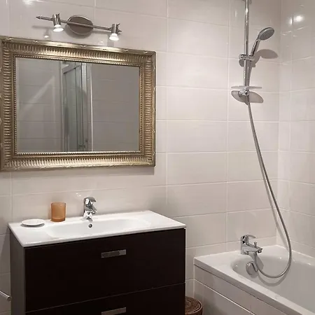 Spacieux En Centre-ville Pour 6 Pers. Avec Vue Sur Montagne - Fr-1-234-327 * Cauterets