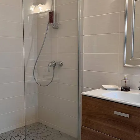 Spacieux En Centre-ville Pour 6 Pers. Avec Vue Sur Montagne - Fr-1-234-327 Apartmán