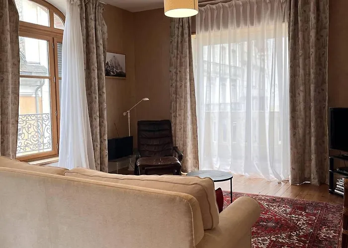 Spacieux En Centre-ville Pour 6 Pers. Avec Vue Sur Montagne - Fr-1-234-327 Cauterets